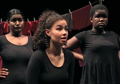 Dramaproduksies van skole ingewag
