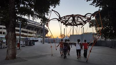 Puppeteer shines in Rio with giant creatures