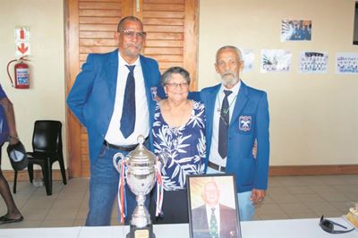 Harlequins wen Desmond Malgas-legendebeker