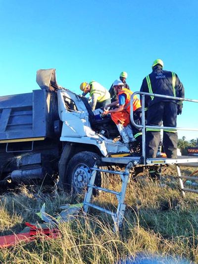 Man loses leg after R102 accident