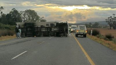 N2 by Dekrietafdraai tydelik gesluit ná vragmotor-ongeluk
