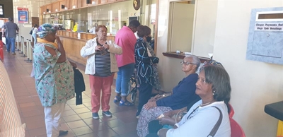 Elderly Sassa clients wait in sun for over 2 hours