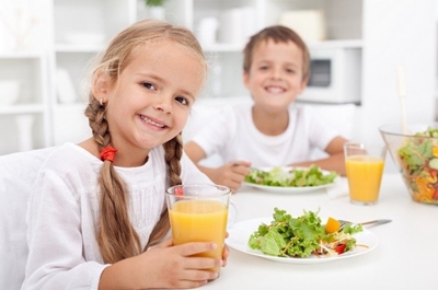 Ways to encourage healthy eating habits in childhood