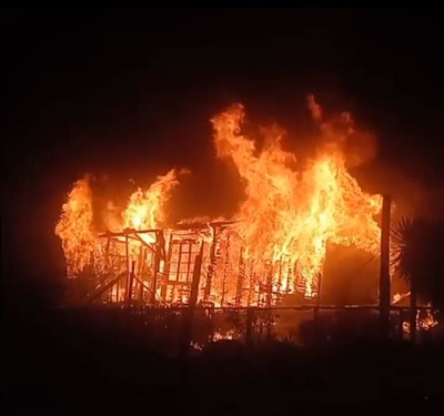 Fire destroys home in Buffelsnek