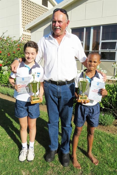 Kleurebyeenkoms by Laerskool Volschenk
