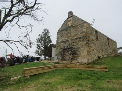 Herstelwerk aan tolhuis begin