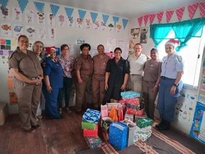 Santa Shoebox-projek maak kinderharte bly