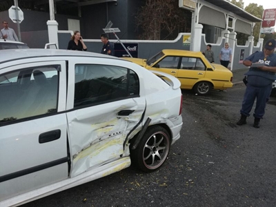 Drie motors in botsing