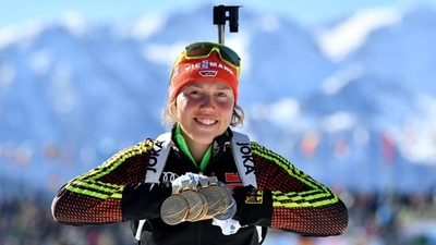 Dahlmeier cruises to pursuit gold