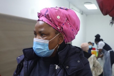 Minister Mbombo op oorsigbesoek