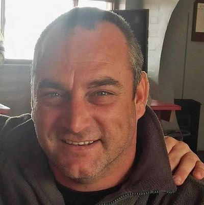 Gesoute speurder groet polisie