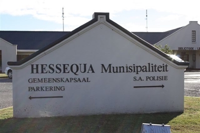 Vakante bestuursposte moet gevul word