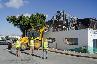 Demolition of condemned house started