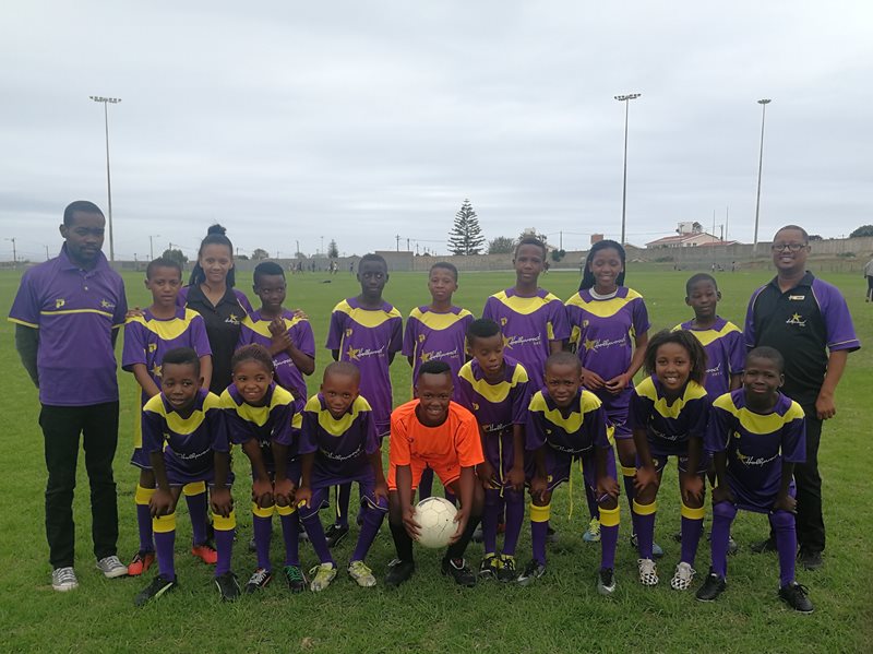 Hollywoodbets Mossel Bay supports Green Aces FC | Mossel Bay Advertiser