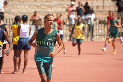 Mosselbaai-atlete neem goud huis toe