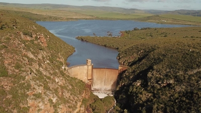 Hartbeeskuildam oorstroom sy walle