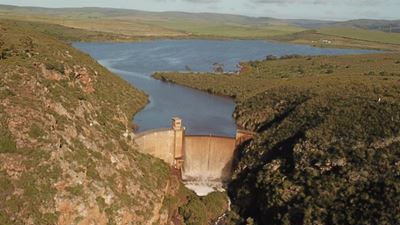Hartbeeskuildam oorstroom sy walle