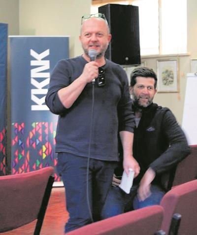 Gebroke sisteme strem kunstefeeste