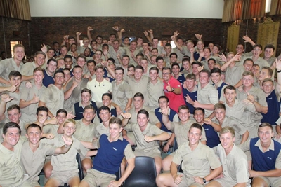 Bulle ontvang alma mater met ope arms