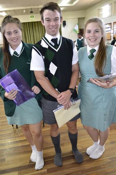 Matrieks skenk skoolskoene