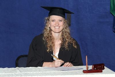 Oud-Das maak skool trots