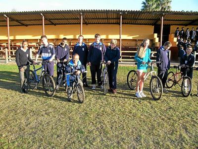 Hatties sluit kwartaal baie vinnig af