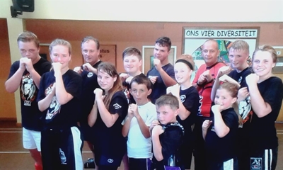 Kickboxers gegradeer in Desember