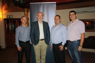 Max du Preez gesels op Riversdal