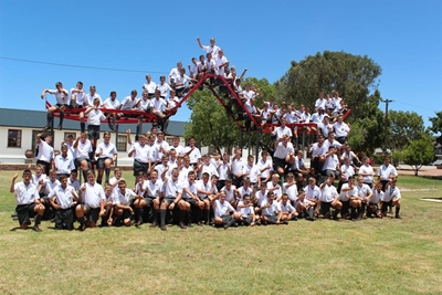 Oakdale bars uit sy nate