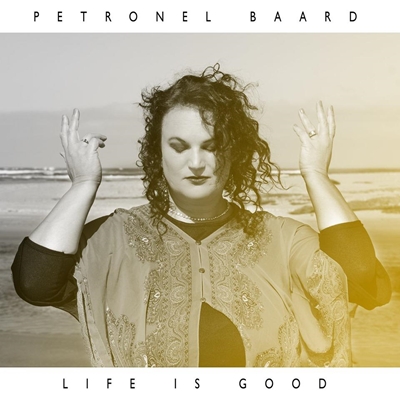 Petronel Baard vier die mooi dinge in die lewe met eg Suid-Afrikaanse enkelsnit