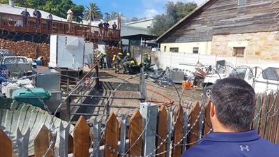 Brand op erf agter Mosselbaai-restaurant, Patrick's, geblus