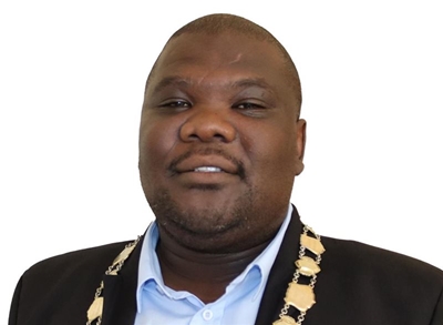 Mayor vows to act on water supply