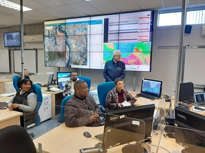 Premier Winde thanks disaster management stakeholders for hard work during flooding 
