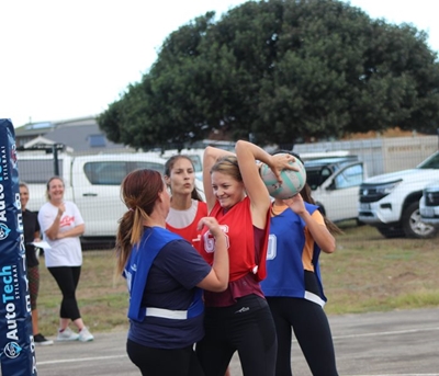 PRET damesliga netbaltoernooi se top vier spanne bekend