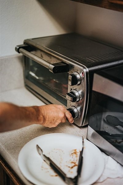 Deep clean your microwave, air fryer and toaster