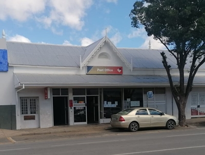 Armed robbers hit post office