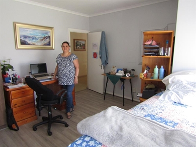 Vrou woon nou in haar kantoor