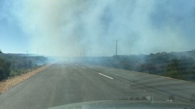 Brand langs R305