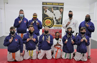Karatekas verower 14 medaljes