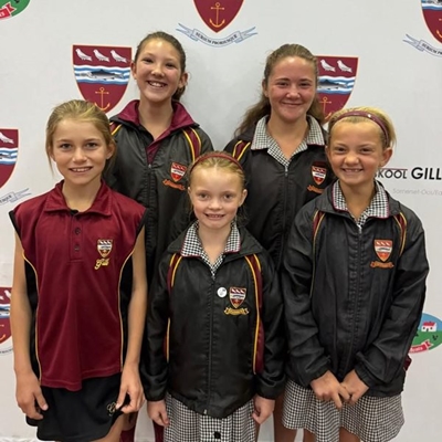 Jong Gill-ruiters skitter by Cradock Saalperd Streekskou