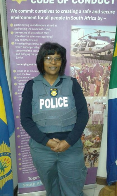 Sersant Taylor trek selfoondiewe vas