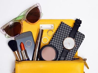 Beauty essentials you need to keep in your handbag