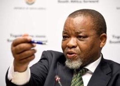 Mantashe seeks wider market for SA's natural diamonds