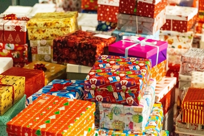 Pledge a Santa Shoebox