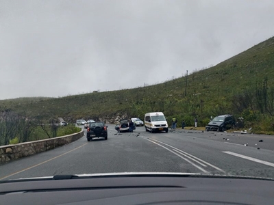 Two vehicles involved in accident in Outeniqua Pass