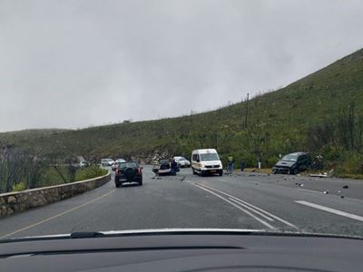 Two vehicles involved in accident in Outeniqua Pass