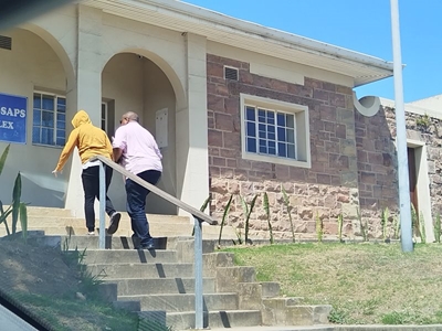 'Alles kan deesdae aanlyn bestel en afgelewer word, kinders insluitend'