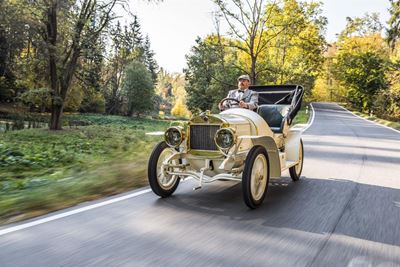 Škoda restores 110-year-old car