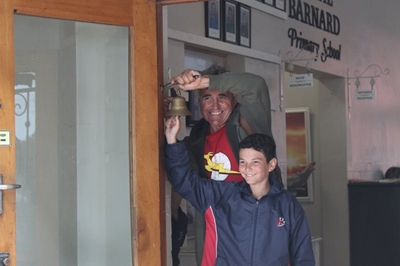 Graad sewes neem afskeid