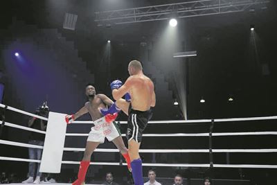 Arno Cilliers deel van Rise of  the Warrior